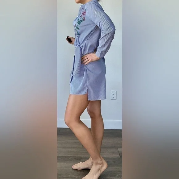 Jealous Tomato Dress shirt blue and white floral stripe Size S - Picture 5 of 9